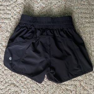 Lululemon Tracker Low-Rise Lined Short 4"